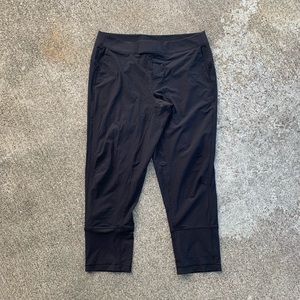 NWOT Lululemon 3/4 Pants